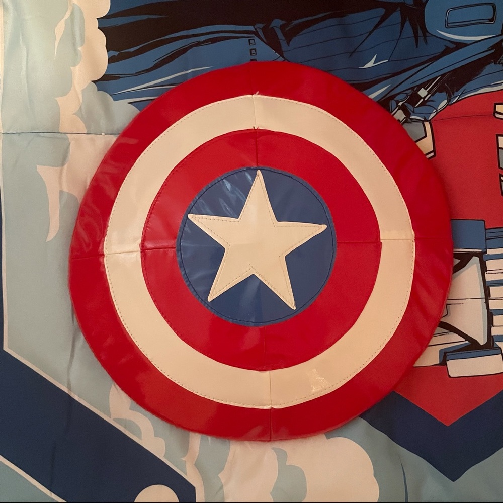 Captain America toy costume shield marvel